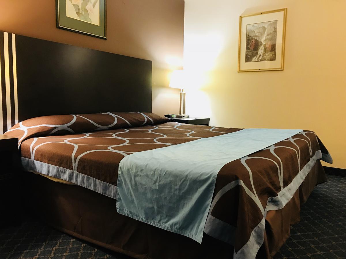 Hotel Ba Red Deer