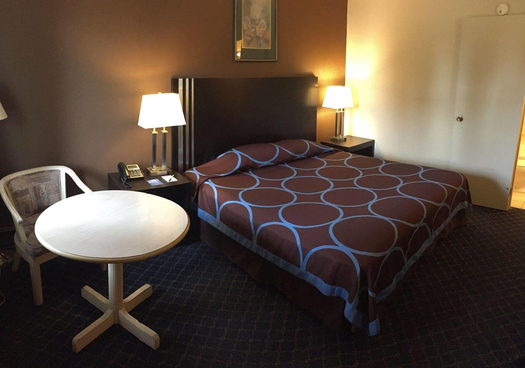 Ba Hotel Red Deer