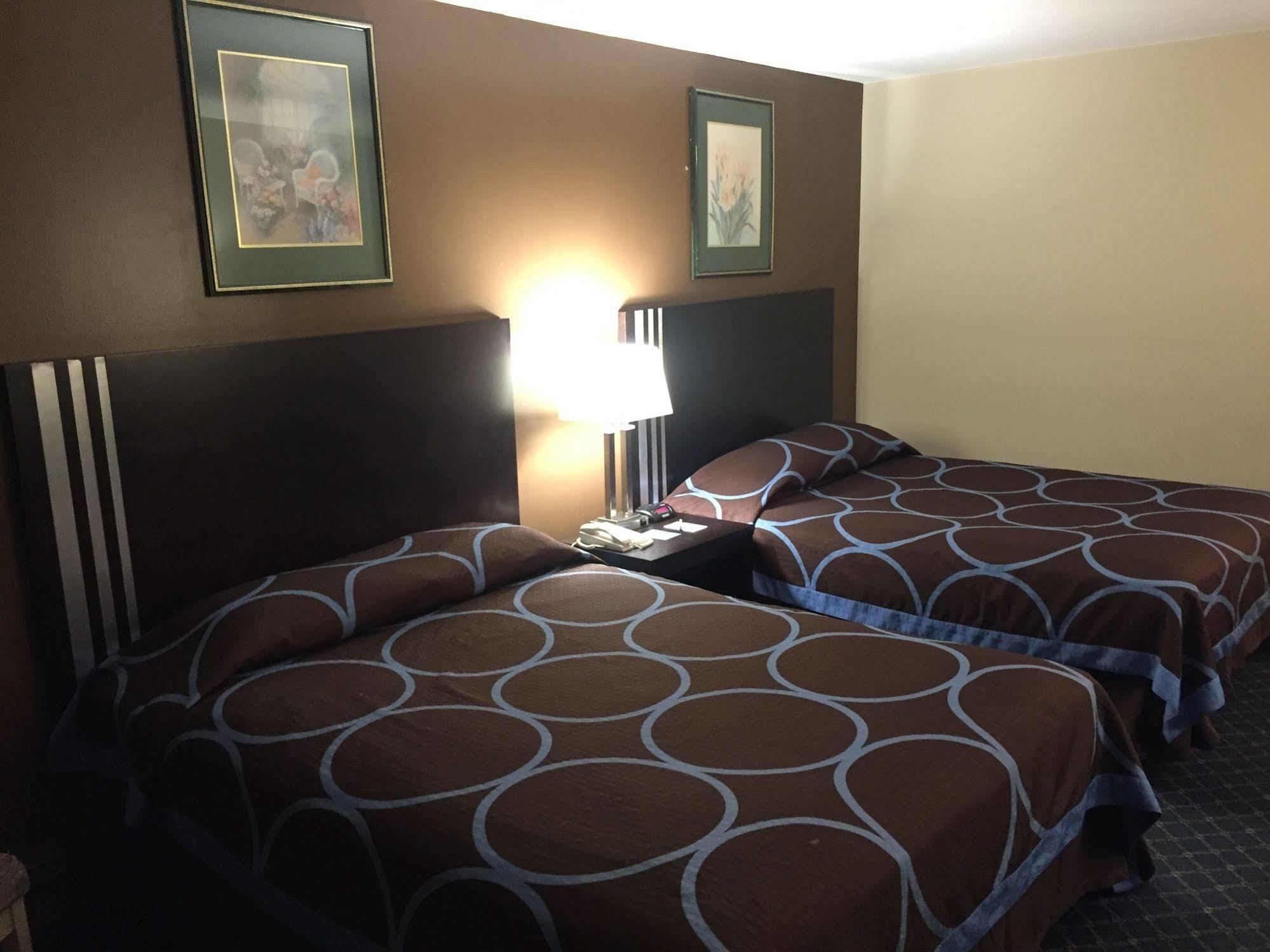Hotel Ba Red Deer
